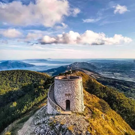 Above Opatija, N'amor Donji Rukavac
